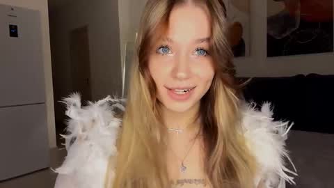 Snapshot of janniekeneipp chatting on November 2025 07:05:02 PM Janni online show from November 2025 07:05:02 PM