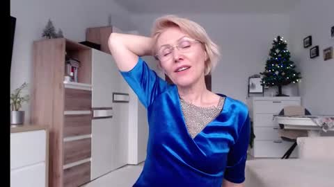 Snapshot of jasmin18v chatting on January 2025 02:08:02 PM Jasmin room for people 40 online show from January 2025 02:08:02 PM