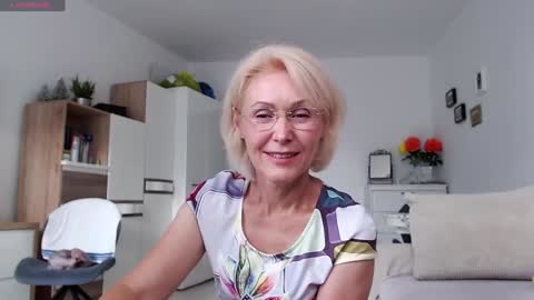 Snapshot of jasmin18v chatting on September 2025 01:44:02 PM Jasmin room for people 40 online show from September 2025 01:44:02 PM