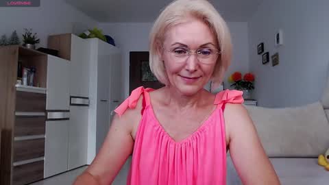Snapshot of jasmin18v chatting on September 2025 01:12:02 PM Jasmin room for people 40 online show from September 2025 01:12:02 PM