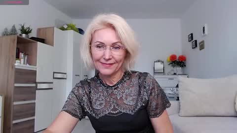 Snapshot of jasmin18v chatting on September 2025 12:42:02 PM Jasmin room for people 40 online show from September 2025 12:42:02 PM