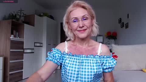 Snapshot of jasmin18v chatting on October 2025 01:53:02 PM Jasmin room for people 40 online show from October 2025 01:53:02 PM