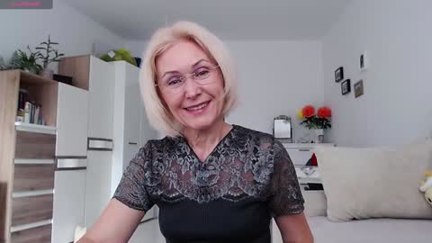 Snapshot of jasmin18v chatting on October 2025 01:20:01 PM Jasmin room for people 40 online show from October 2025 01:20:01 PM