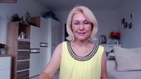 Snapshot of jasmin18v chatting on November 2025 11:41:01 AM Jasmin room for people 40 online show from November 2025 11:41:01 AM