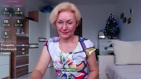 Snapshot of jasmin18v chatting on December 2025 10:00:02 AM Jasmin room for people 40 online show from December 2025 10:00:02 AM
