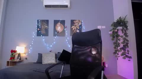 Instagram jasminecampbell1  online show from December 2024 10:13:02 PM