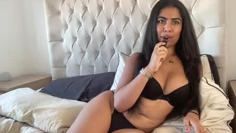 Snapshot of jasminefoxx_ chatting on July 2026 06:12:01 PM Jasmine Fox online show from July 2026 06:12:01 PM