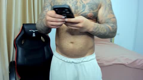  Javi  online show from November 2025 07:14:01 PM