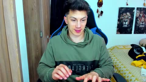 Snapshot of javiersexymann chatting on January 2025 08:40:01 PM Javier online show from January 2025 08:40:01 PM