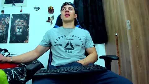 Snapshot of javiersexymann chatting on March 2025 04:13:01 AM Javier online show from March 2025 04:13:01 AM