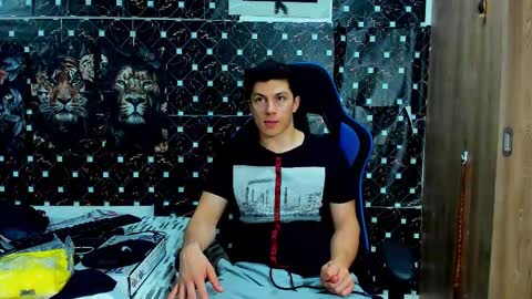 Javier online show from March 2026 12:28:01 AM