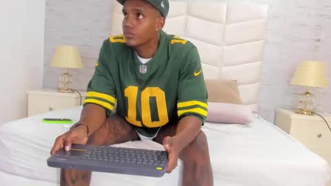 jax black online show from November 2025 07:14:01 PM