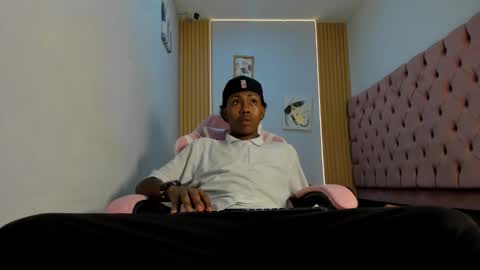 jax_maliq online show from October 2025 01:47:01 AM