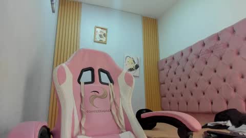 jax_maliq online show from November 2025 04:23:01 AM