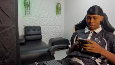 jax_maliq online show from December 2025 01:54:01 AM