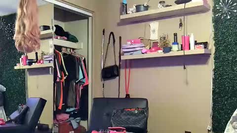 jay_banks0420 online show from December 2025 08:02:02 PM