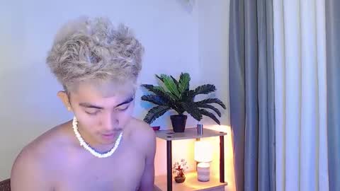 jaysee_hugecox online show from April 2026 09:08:01 AM