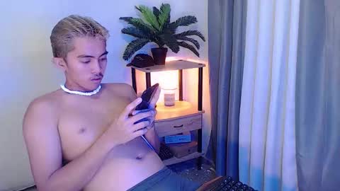 jaysee_hugecox online show from May 2026 05:15:01 AM
