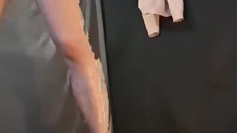 J online show from November 2025 09:58:01 PM