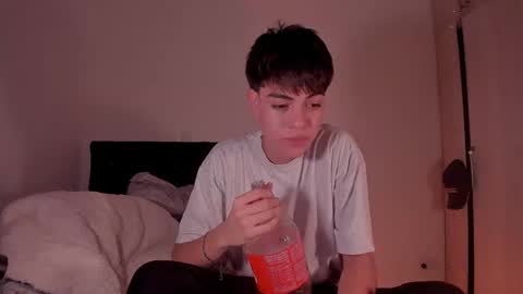 Snapshot of jaythomax chatting on December 2024 09:24:01 AM jaythomax online show from December 2024 09:24:01 AM