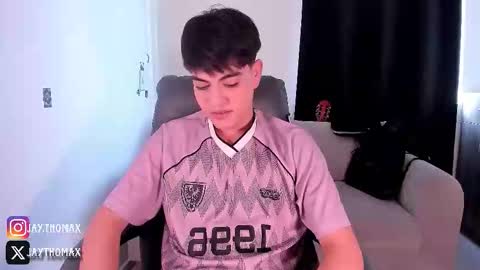 Snapshot of jaythomax chatting on October 2025 09:24:01 PM jaythomax online show from October 2025 09:24:01 PM