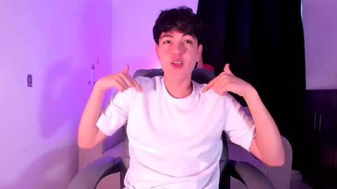 jaythomax online show from November 2025 10:41:02 PM