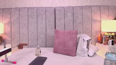 Jazmin online show from March 2026 10:02:02 PM