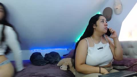 Jazmin and Scarlett online show from October 2025 01:36:03 PM