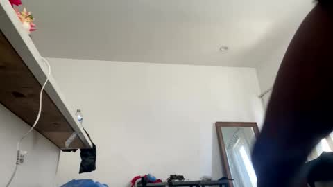 Jazzystelo online show from May 2026 10:28:01 PM
