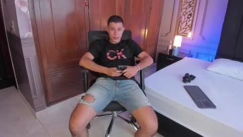 Alfer online show from February 2026 07:39:01 PM