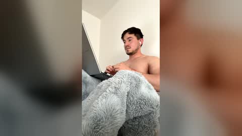 jeanpaul6904 online show from May 2026 09:44:02 PM