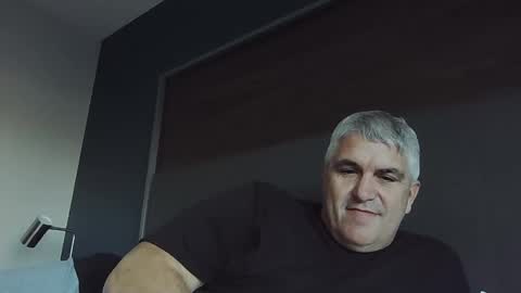 Snapshot of jecko71 chatting on December 2024 08:01:02 PM dadbody71 online show from December 2024 08:01:02 PM