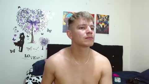 Snapshot of jeff_and_jade chatting on December 2024 02:38:02 PM jeff and jade online show from December 2024 02:38:02 PM