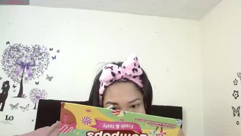 Snapshot of jeff_and_jade chatting on September 2025 01:00:01 PM jeff and jade online show from September 2025 01:00:01 PM