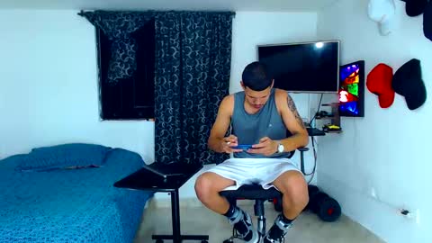 Snapshot of jeffer21_hot chatting on February 2025 03:32:01 AM jeffer21_hot online show from February 2025 03:32:01 AM