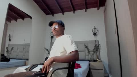 Snapshot of jeffrey_cottom chatting on November 2025 01:57:01 PM Jeff online show from November 2025 01:57:01 PM