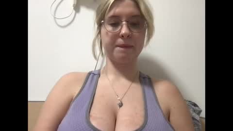 Inna  online show from January 2026 12:21:02 PM