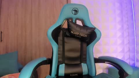 jendralevis online show from May 2026 08:04:02 PM