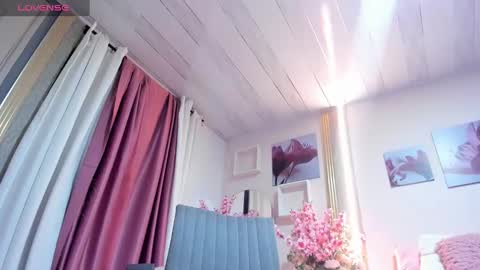 Snapshot of jenie_fire_ chatting on September 2025 07:50:02 PM Angie online show from September 2025 07:50:02 PM