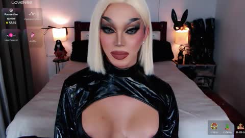 Queen Jenifer online show from December 2025 06:52:01 AM