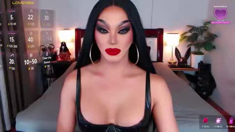 Queen Jenifer online show from March 2026 11:24:01 AM