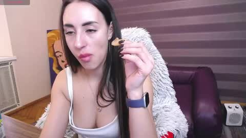 Snapshot of jeniferstone chatting on May 2026 08:33:02 AM Kira online show from May 2026 08:33:02 AM