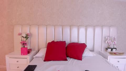 Samanta online show from November 2025 06:29:01 PM