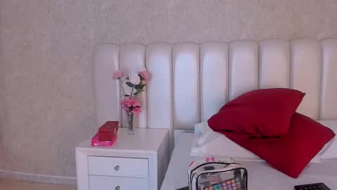 Samanta online show from November 2025 06:39:01 PM