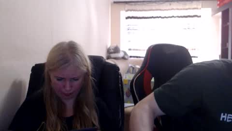 Snapshot of jenisandpeter chatting on June 2026 05:02:02 PM JenisAndPeter online show from June 2026 05:02:02 PM