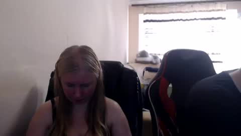 Snapshot of jenisandpeter chatting on June 2026 05:15:02 PM JenisAndPeter online show from June 2026 05:15:02 PM