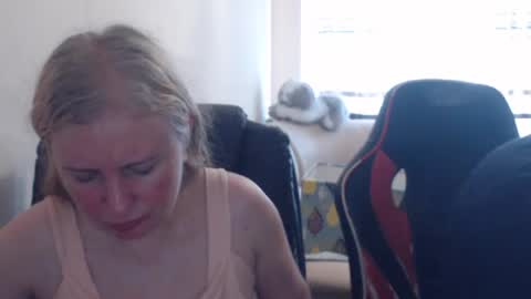 Snapshot of jenisandpeter chatting on June 2026 04:30:01 PM JenisAndPeter online show from June 2026 04:30:01 PM