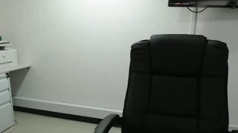 Snapshot of jenn_cg chatting on September 2025 09:27:02 PM jenn online show from September 2025 09:27:02 PM