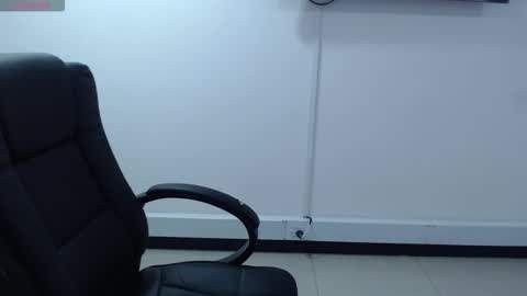 Snapshot of jenn_cg chatting on October 2025 06:08:02 PM jenn online show from October 2025 06:08:02 PM