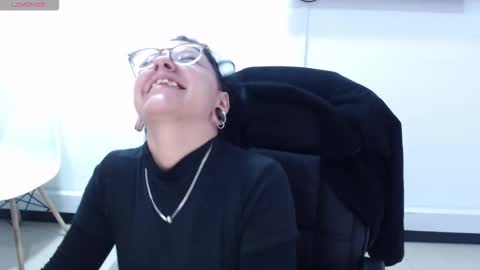 Snapshot of jenn_cg chatting on October 2025 04:19:01 PM jenn online show from October 2025 04:19:01 PM